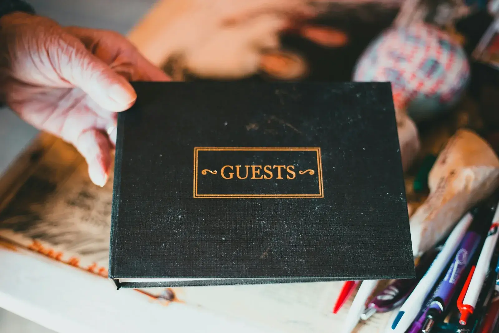 Wedding guest list online: RSVP, allergies and export